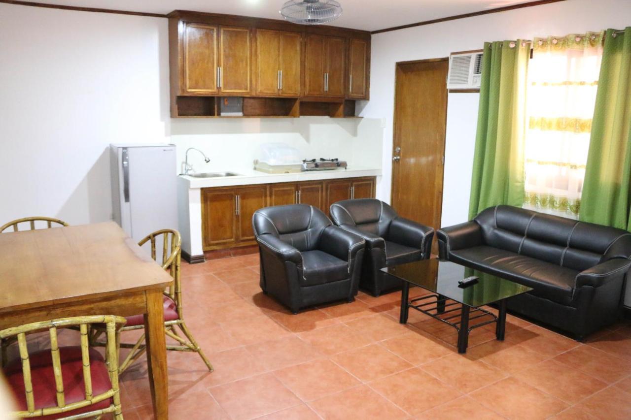 Badladz Staycation Condos Puerto Galera Eksteriør billede