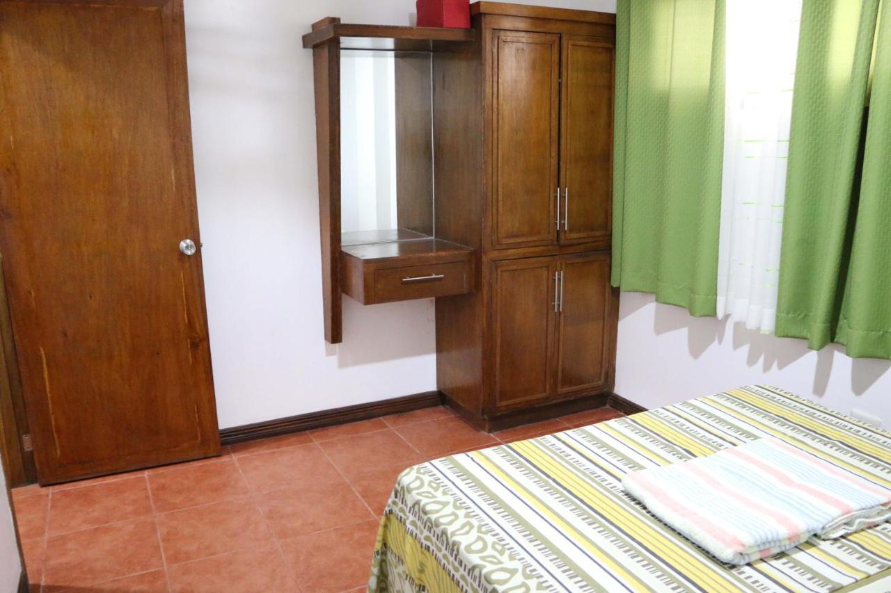 Badladz Staycation Condos Puerto Galera Eksteriør billede