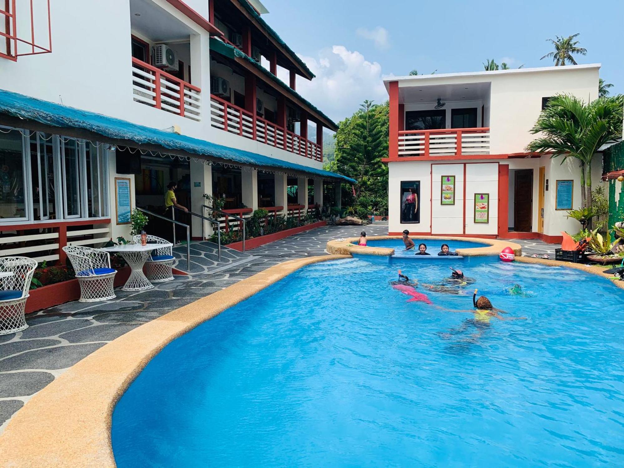 Badladz Staycation Condos Puerto Galera Eksteriør billede