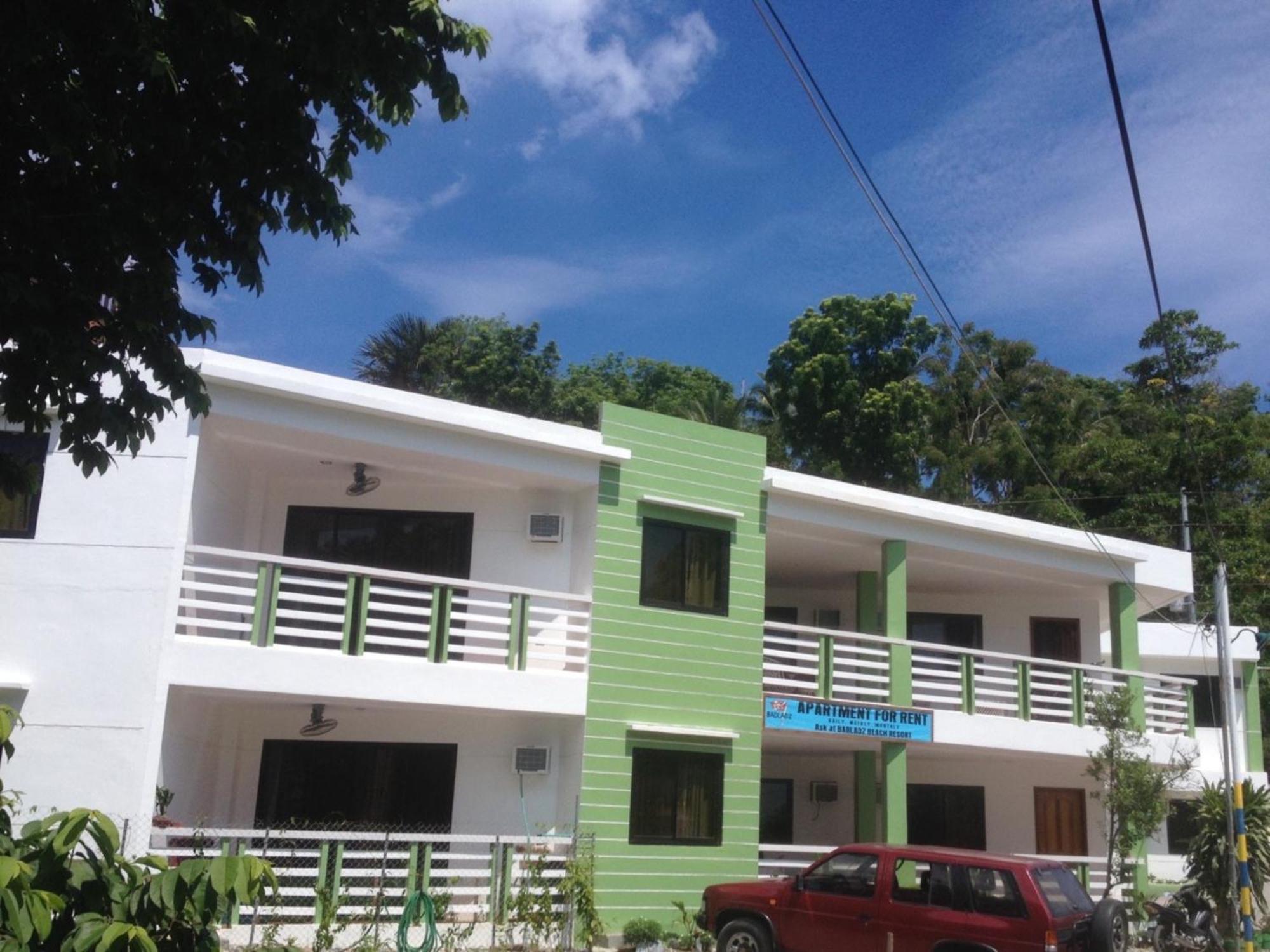 Badladz Staycation Condos Puerto Galera Eksteriør billede